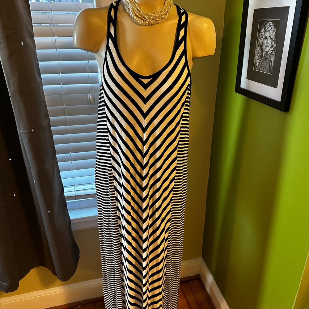 Soma Black and White Chevron Maxi Dress with built in bralette - Picture 2 of 7